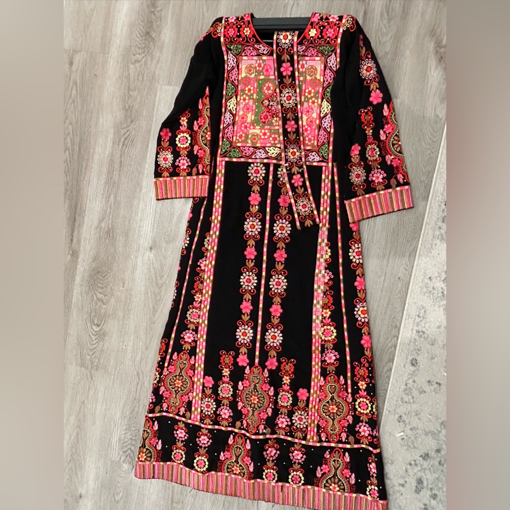 Palestinian Thobe